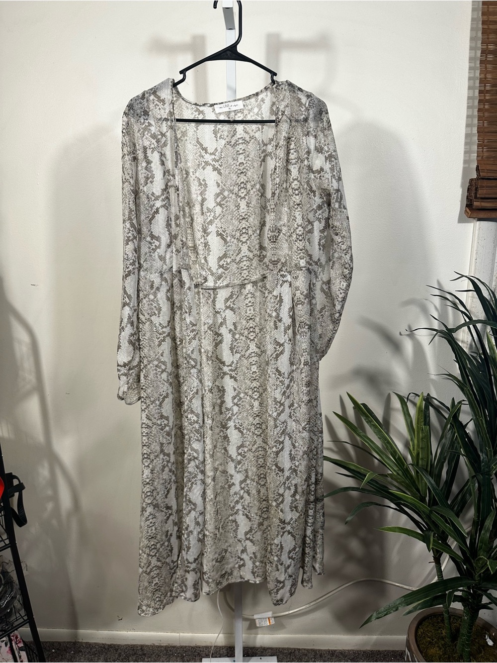 N36. Lightweight Snake Print Duster Cardigan - Neutral Tones